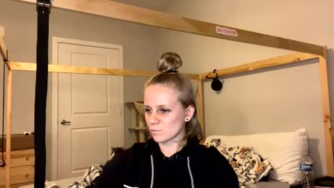 Snapshot of goddessfeyaa chatting on 2, 2, 2025 feyaa22 online show from 2, 2, 2025