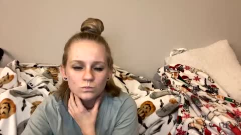 Snapshot of goddessfeyaa chatting on 11, 2, 2025 feyaa22 online show from 11, 2, 2025