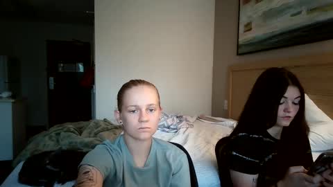 Snapshot of goddessfeyaa chatting on 11, 9, 2025 feyaa22 online show from 11, 9, 2025