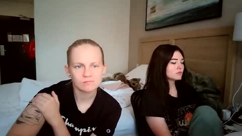 Snapshot of goddessfeyaa chatting on 15, 9, 2025 feyaa22 online show from 15, 9, 2025