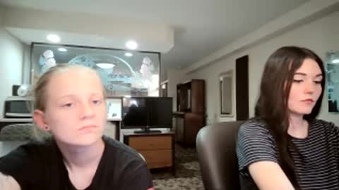 Snapshot of goddessfeyaa chatting on 26, 9, 2025 feyaa22 online show from 26, 9, 2025