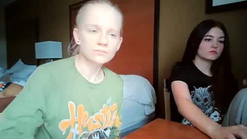 Snapshot of goddessfeyaa chatting on 3, 10, 2025 feyaa22 online show from 3, 10, 2025
