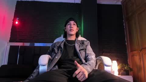 Snapshot of godly_huan chatting on 8, 12, 2024 HUAN online show from 8, 12, 2024