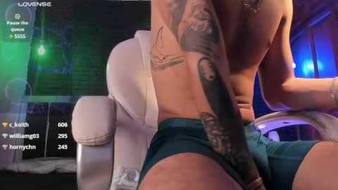 Snapshot of godly_huan chatting on 9, 2, 2025 HUAN online show from 9, 2, 2025