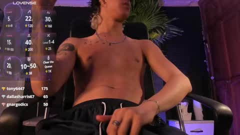 Snapshot of godly_huan chatting on 28, 2, 2025 HUAN online show from 28, 2, 2025