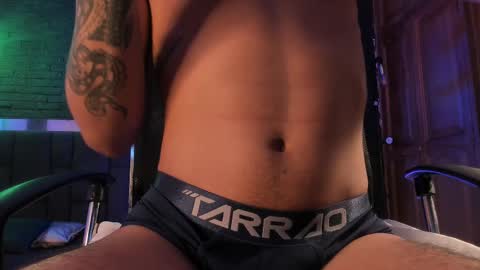 Snapshot of godly_huan chatting on 4, 3, 2025 HUAN online show from 4, 3, 2025