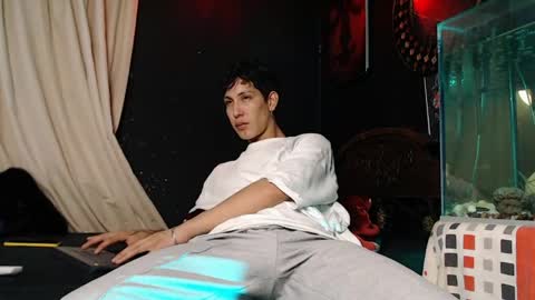 Snapshot of godly_huan chatting on 17, 5, 2026 HUAN online show from 17, 5, 2026