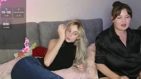Snapshot of golden_bag chatting on 17, 10, 2025 Jess  online show from 17, 10, 2025