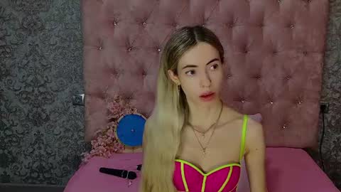 golden girl   online show from 7, 7, 2026