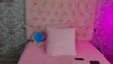 golden girl   online show from 1, 8, 2026
