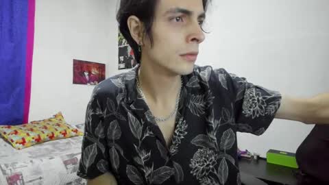 Snapshot of golden_ryan chatting on 13, 10, 2025 Jmmmm online show from 13, 10, 2025