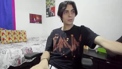 Snapshot of golden_ryan chatting on 17, 10, 2025 Jmmmm online show from 17, 10, 2025