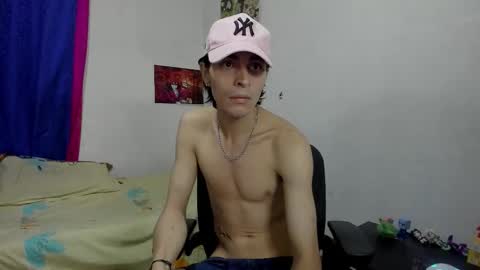 Snapshot of golden_ryan chatting on 25, 11, 2025 Jmmmm online show from 25, 11, 2025