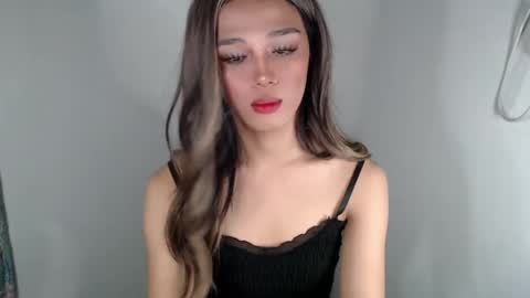 Lily is Gold online show from 28, 2, 2025