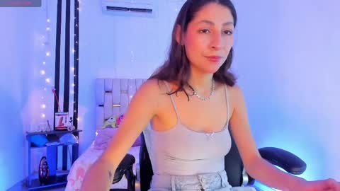 Snapshot of gorgeous_t chatting on 14, 5, 2026 i am Jessi I love animals and drawing I hope to get along with everyone. XOXO online show from 14, 5, 2026