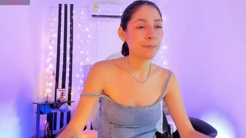 Snapshot of gorgeous_t chatting on 20, 5, 2026 i am Jessi I love animals and drawing I hope to get along with everyone. XOXO online show from 20, 5, 2026