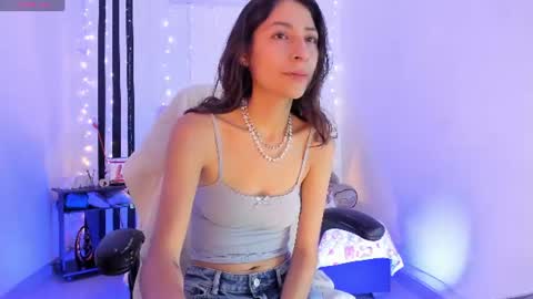 Snapshot of gorgeous_t chatting on 18, 6, 2026 i am Jessi I love animals and drawing I hope to get along with everyone. XOXO online show from 18, 6, 2026