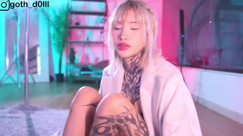 sophie  Special celebration a the beach 300k followers 3011 and 0112   online show from 24, 2, 2025