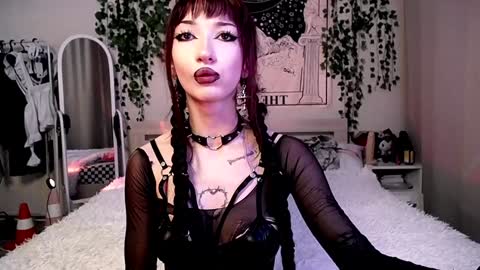    online show from 15, 1, 2025