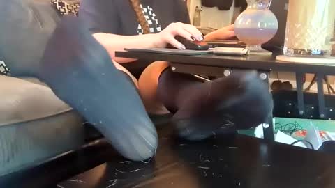 Snapshot of gothicfeetfantasies chatting on 5, 2, 2025 Mistress Mommy Godess online show from 5, 2, 2025