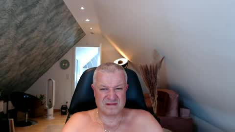 Snapshot of grau197077 chatting on 30, 6, 2026 grau197077 online show from 30, 6, 2026