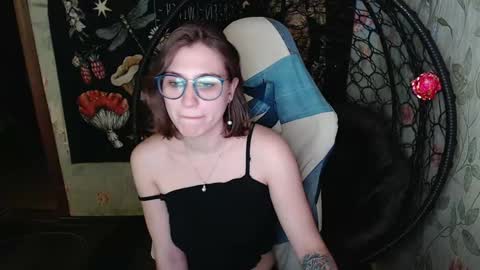 Snapshot of greenwitch9 chatting on 17, 5, 2026 Lina online show from 17, 5, 2026