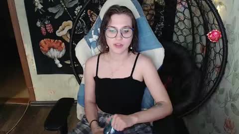 Snapshot of greenwitch9 chatting on 9, 6, 2026 Lina online show from 9, 6, 2026