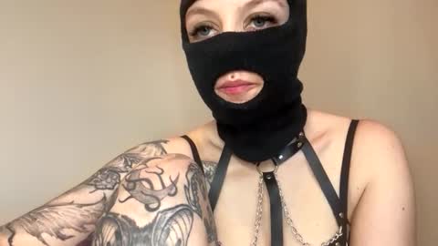 Snapshot of grippy_box chatting on 22, 10, 2025 grippy_box online show from 22, 10, 2025