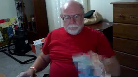 Snapshot of gtnolder60 chatting on 28, 9, 2025 Gary online show from 28, 9, 2025