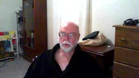 Snapshot of gtnolder60 chatting on 9, 10, 2025 Gary online show from 9, 10, 2025