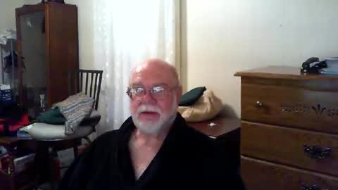 Snapshot of gtnolder60 chatting on 18, 10, 2025 Gary online show from 18, 10, 2025