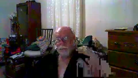 Snapshot of gtnolder60 chatting on 22, 10, 2025 Gary online show from 22, 10, 2025