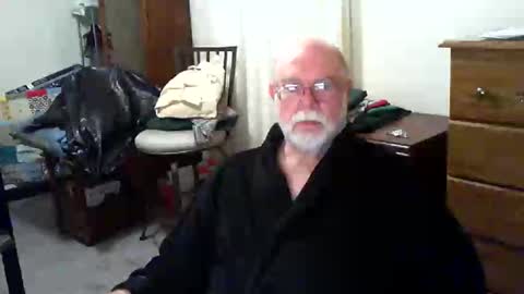 Snapshot of gtnolder60 chatting on 26, 10, 2025 Gary online show from 26, 10, 2025