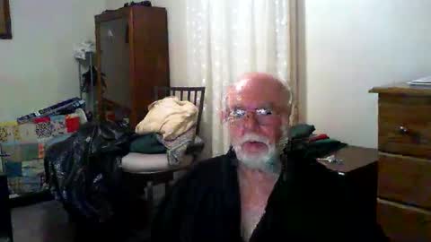 Snapshot of gtnolder60 chatting on 30, 10, 2025 Gary online show from 30, 10, 2025