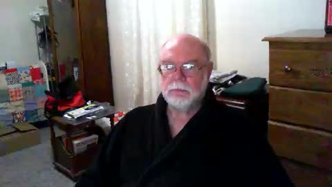 Snapshot of gtnolder60 chatting on 13, 11, 2025 Gary online show from 13, 11, 2025