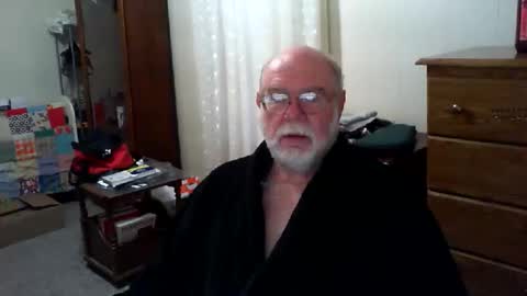 Snapshot of gtnolder60 chatting on 14, 11, 2025 Gary online show from 14, 11, 2025
