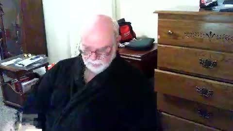 Snapshot of gtnolder60 chatting on 23, 11, 2025 Gary online show from 23, 11, 2025