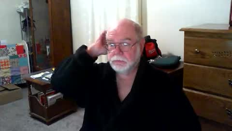 Snapshot of gtnolder60 chatting on 25, 11, 2025 Gary online show from 25, 11, 2025