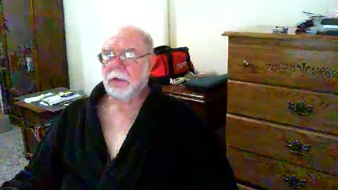 Snapshot of gtnolder60 chatting on 16, 12, 2025 Gary online show from 16, 12, 2025