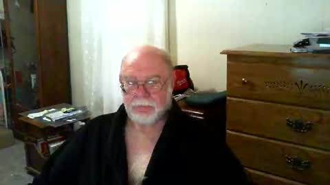 Snapshot of gtnolder60 chatting on 20, 12, 2025 Gary online show from 20, 12, 2025