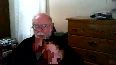 Snapshot of gtnolder60 chatting on 21, 12, 2025 Gary online show from 21, 12, 2025