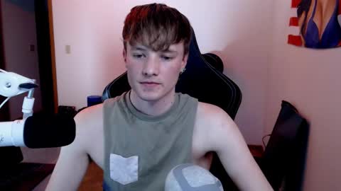 Snapshot of gucciboi4 chatting on 8, 2, 2025 gucciboi4 online show from 8, 2, 2025