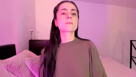 Snapshot of guccipussy1 chatting on 4, 3, 2025 Elena online show from 4, 3, 2025