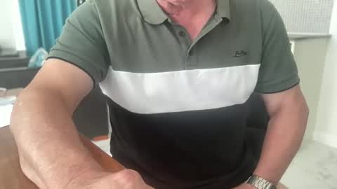 Snapshot of guesswhatigot2 chatting on 4, 1, 2025 guesswhatigot2 online show from 4, 1, 2025