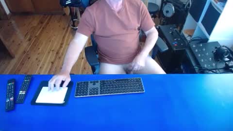 Snapshot of guesswhatigot2 chatting on 12, 1, 2025 guesswhatigot2 online show from 12, 1, 2025