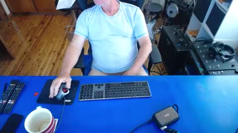 Snapshot of guesswhatigot2 chatting on 16, 1, 2025 guesswhatigot2 online show from 16, 1, 2025