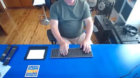 Snapshot of guesswhatigot2 chatting on 19, 1, 2025 guesswhatigot2 online show from 19, 1, 2025