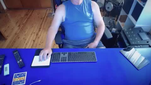 Snapshot of guesswhatigot2 chatting on 21, 2, 2025 guesswhatigot2 online show from 21, 2, 2025