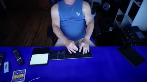 Snapshot of guesswhatigot2 chatting on 21, 2, 2025 guesswhatigot2 online show from 21, 2, 2025