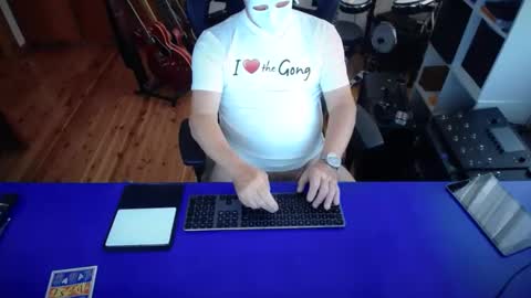 Snapshot of guesswhatigot2 chatting on 24, 2, 2025 guesswhatigot2 online show from 24, 2, 2025